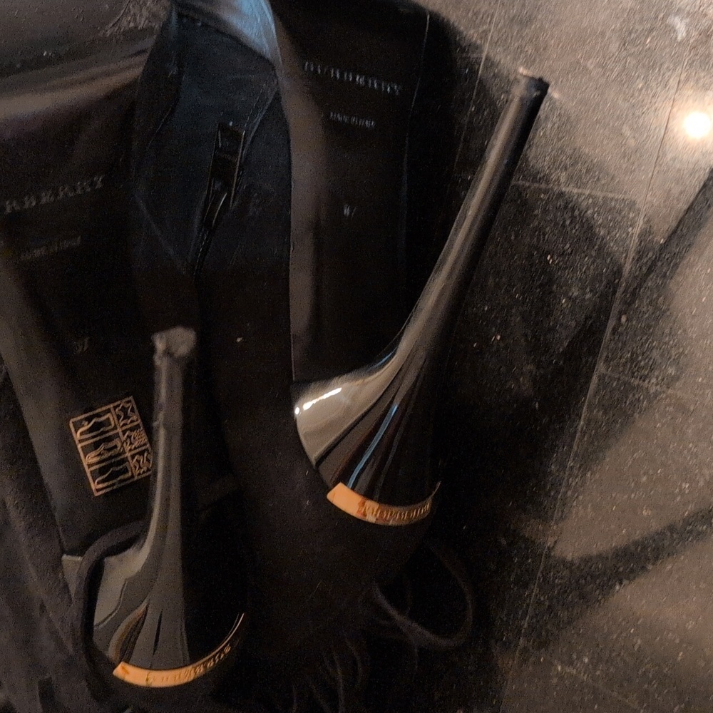 💙 BURBERRY SUEDE FRINGE BOOTS 💙 - Picture 7 of 9
